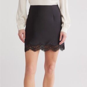 NWT 🖤 Scalloped Lace Trim Mini Skirt
